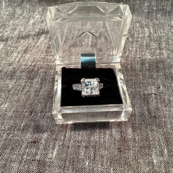 CZ princess cut ring size 9 - Picture 1 of 2